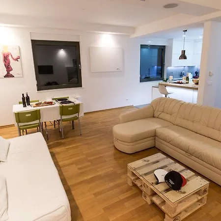 Apartment Allure *